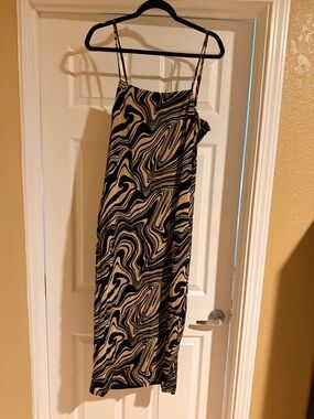 PrettyLittleThing Plus Satin Dress in Deep Brown